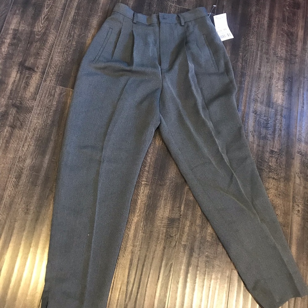 NWT 🆕 Grey Pant size 6P